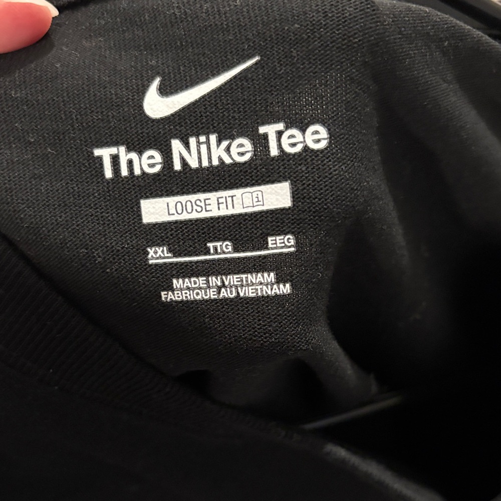 Nike Black Short Sleeve Men's Tee - Picture 2 of 4